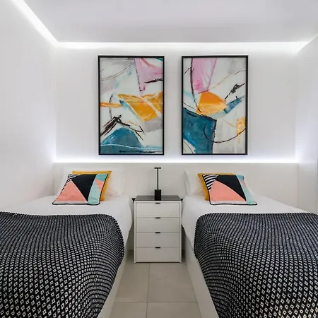 Проживание в семье Apartamerica 341. Lujo.vista Mar *